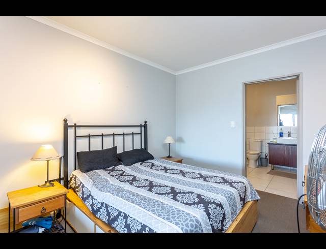 2 BEDROOM APARTMENT FOR SALE IN WOODSTOCK